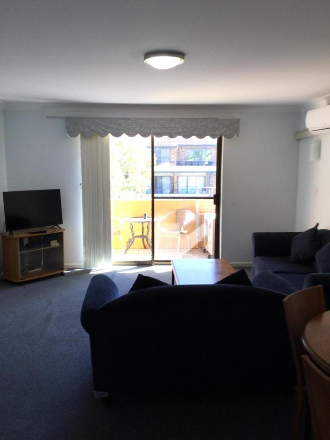 Oceanside Hawks Nest Hotel Екстериор снимка