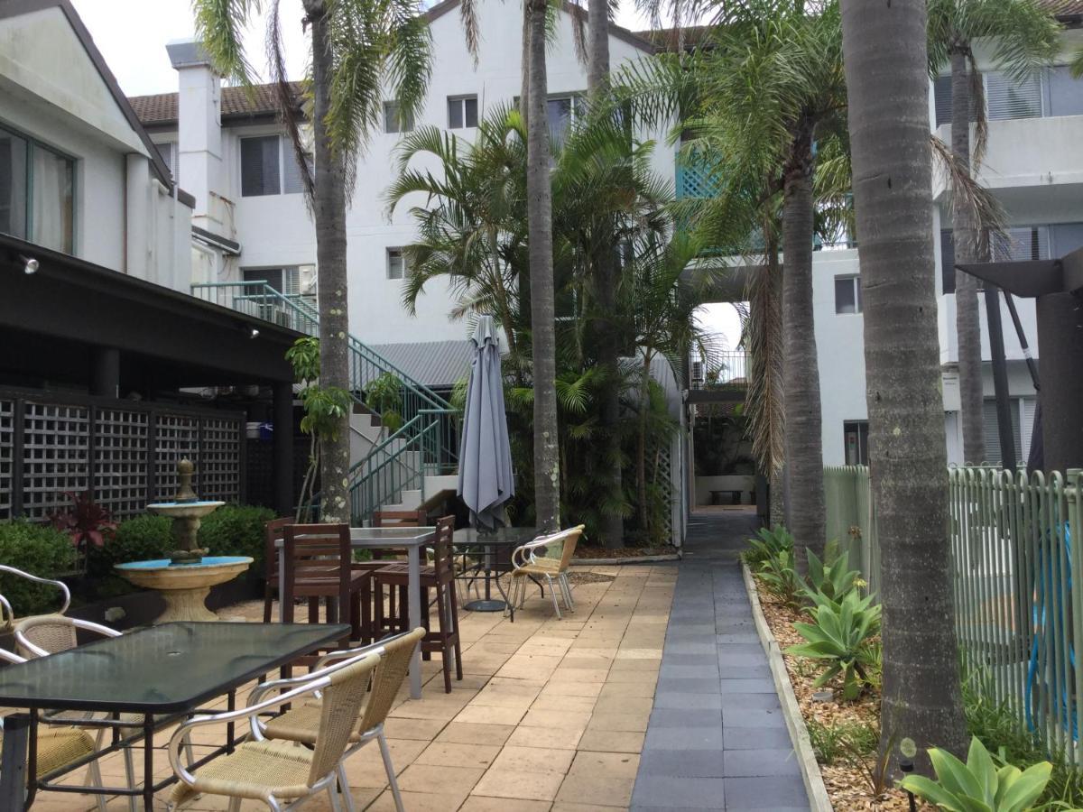 Oceanside Hawks Nest Hotel Екстериор снимка