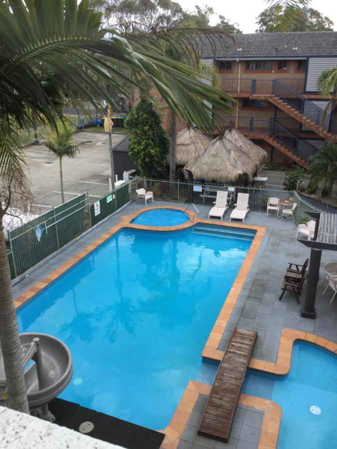 Oceanside Hawks Nest Hotel Екстериор снимка