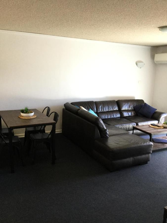 Oceanside Hawks Nest Hotel Екстериор снимка