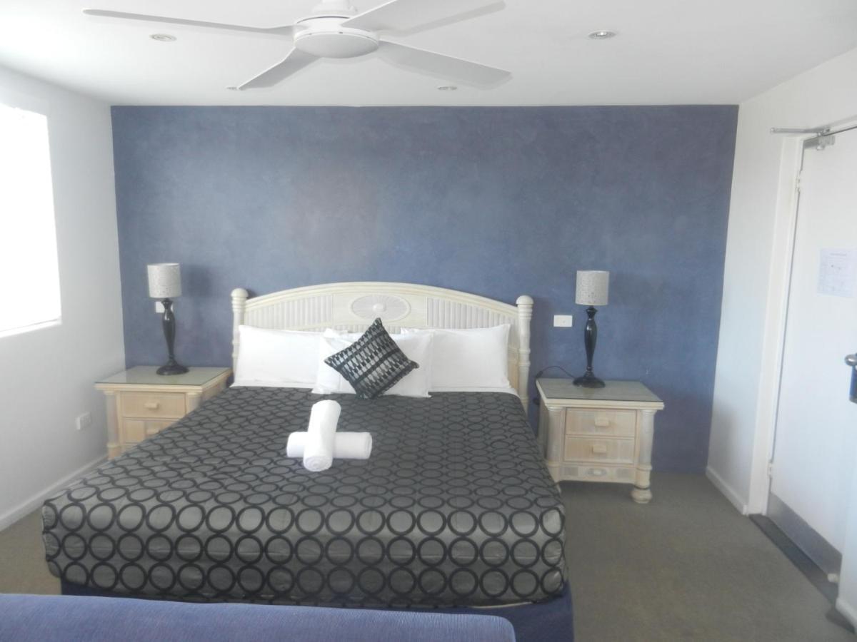Oceanside Hawks Nest Hotel Екстериор снимка