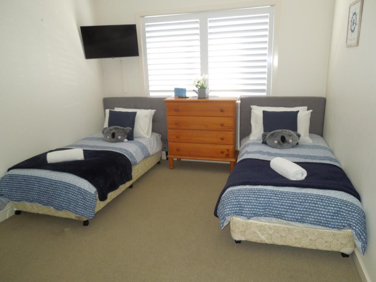 Oceanside Hawks Nest Hotel Екстериор снимка