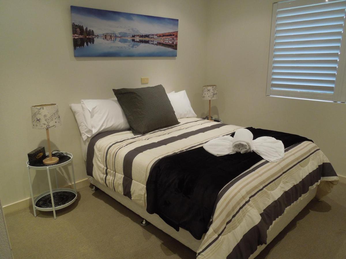 Oceanside Hawks Nest Hotel Екстериор снимка